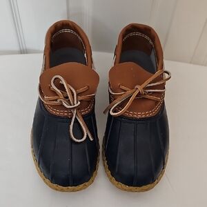 L.L. Bean Womens Moccasins in Brown and Black